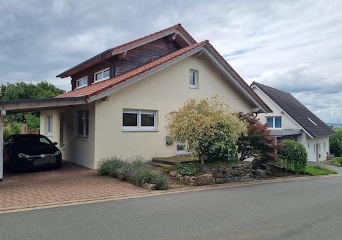 Haus Nordansicht mit Carport