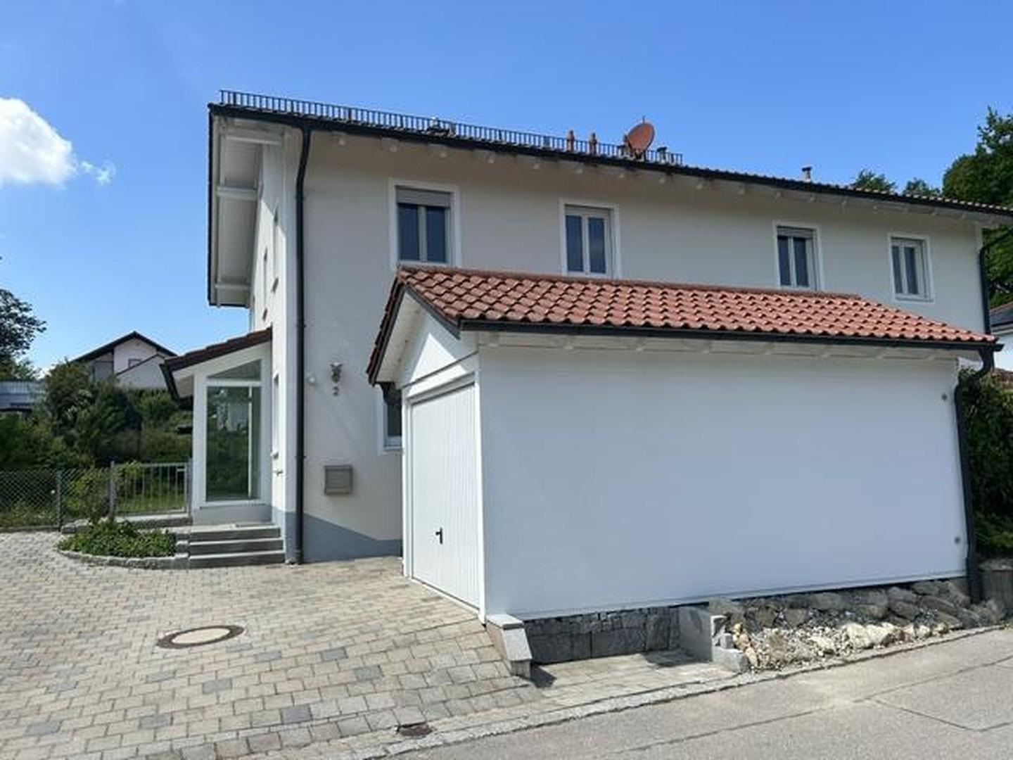 Hoffläche mit Garage 6x3m