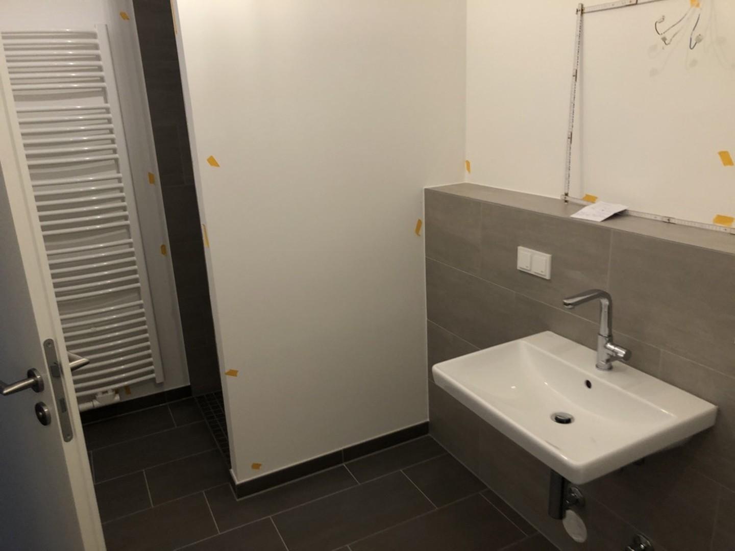 Badezimmer mit Dusche