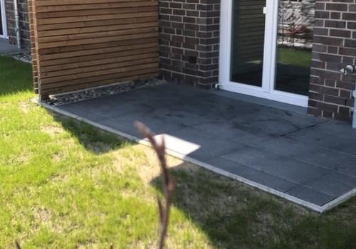 Terrasse mit Garteanteil