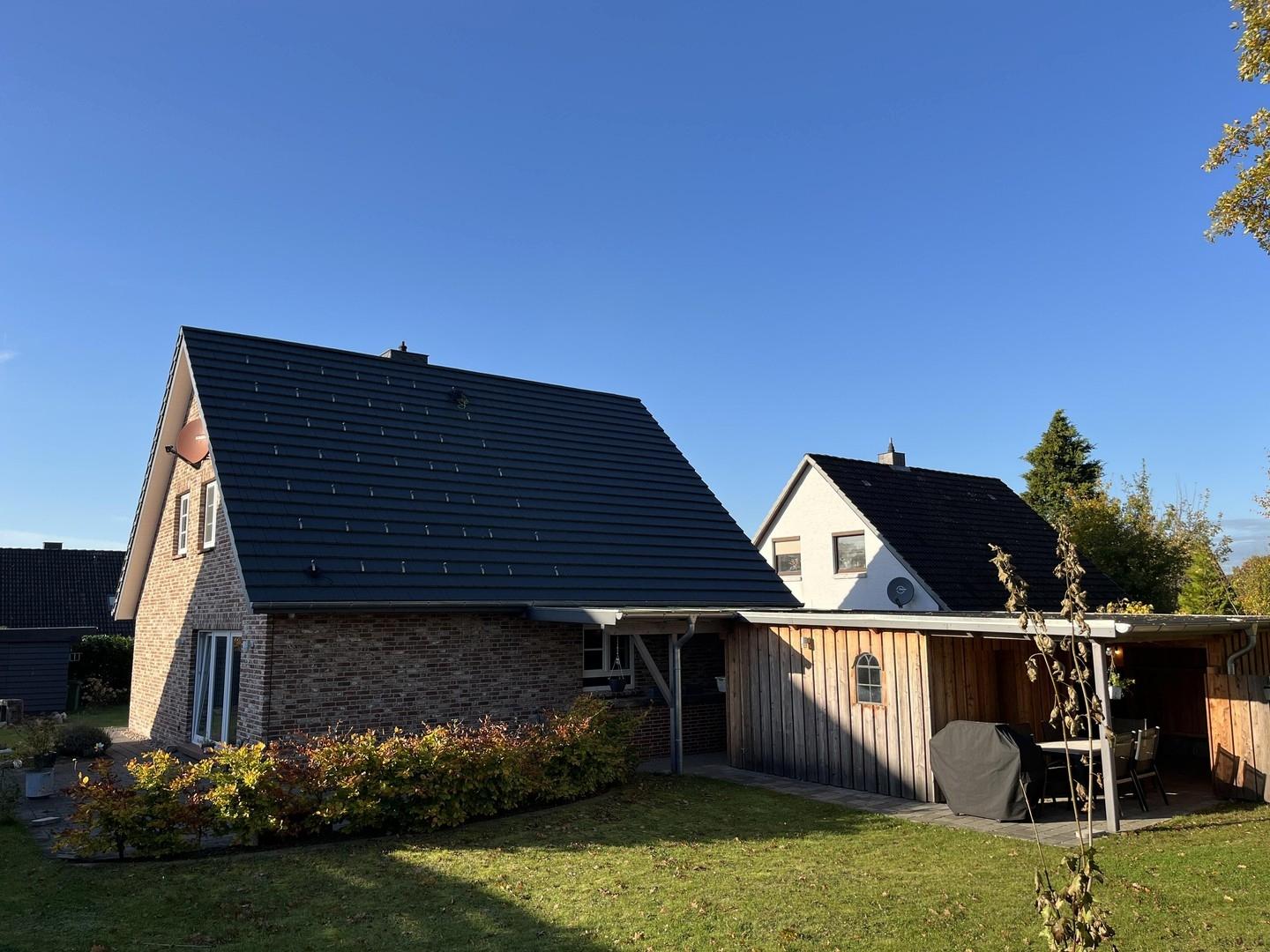 Garten Rückseite mit Schuppen