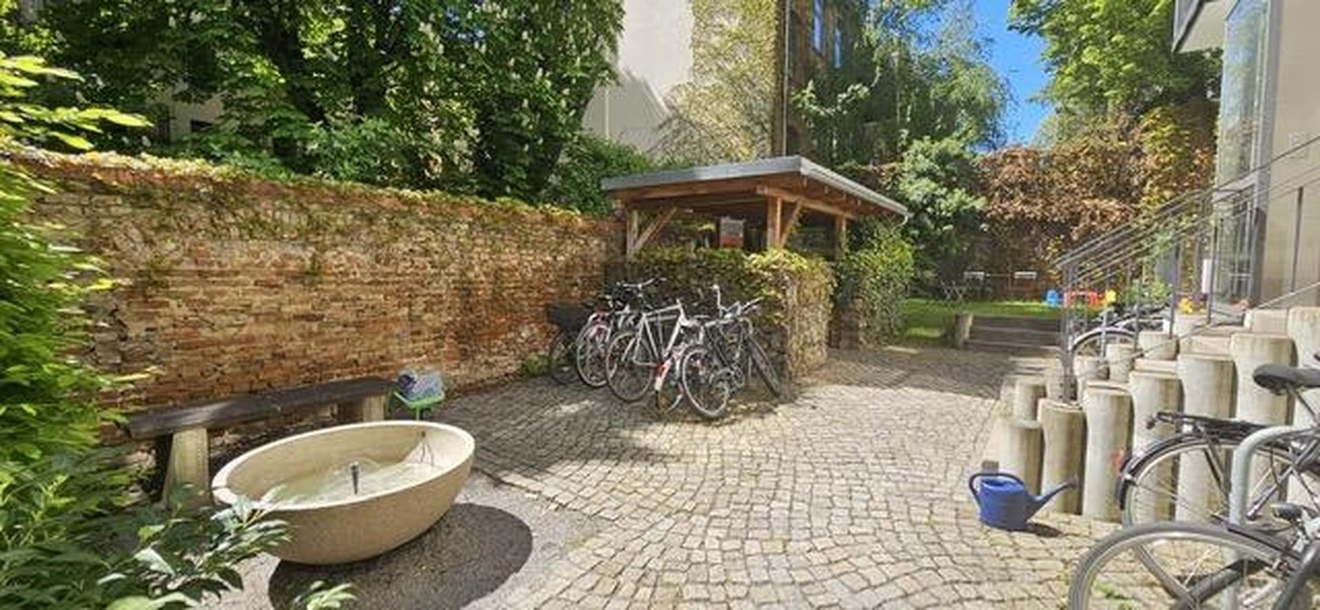 Innenhof mit Brunnen