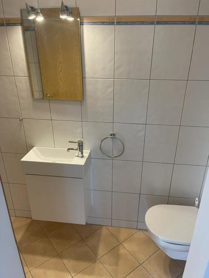 Vollmöbliertes Gäste-WC 
