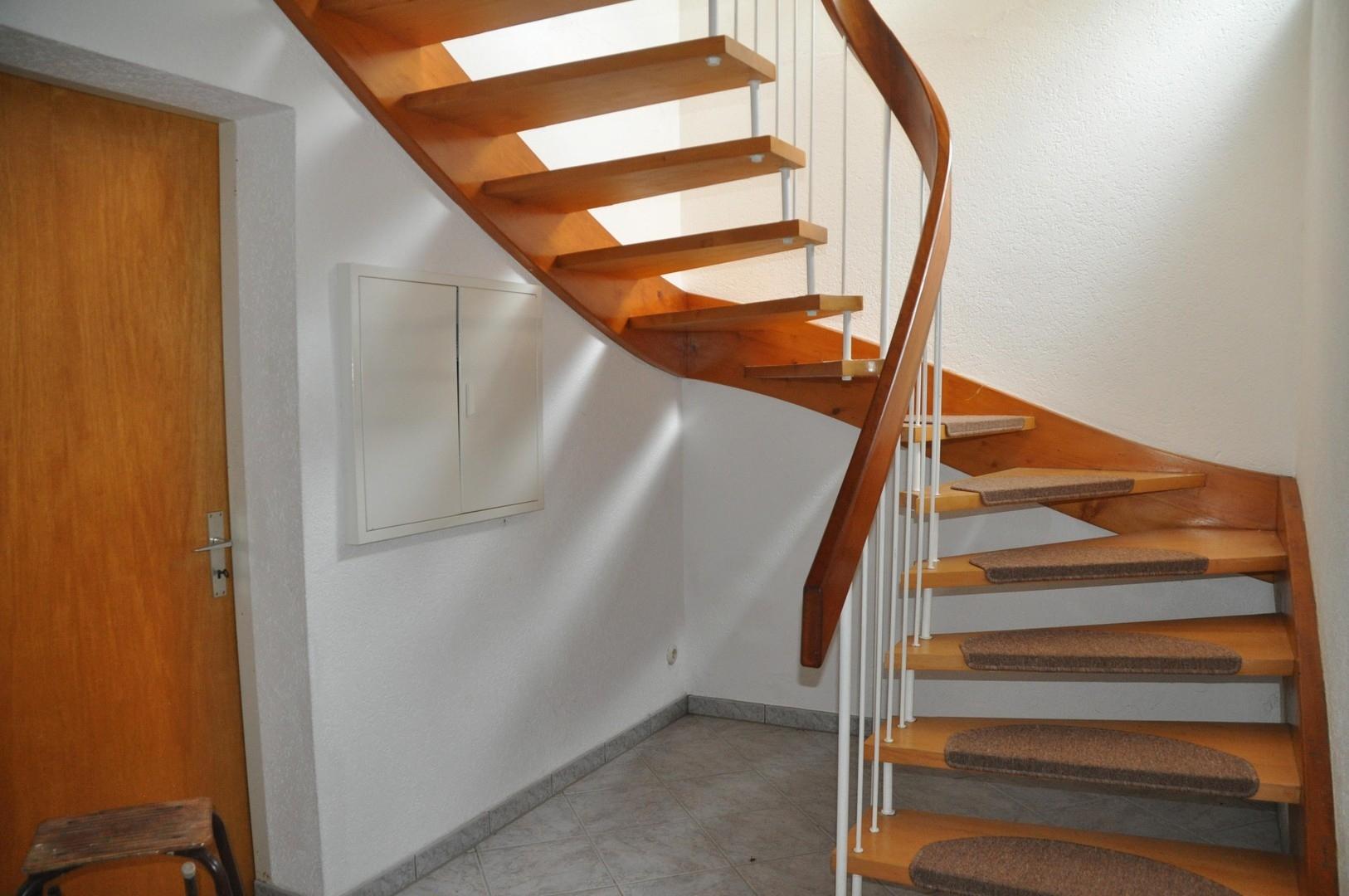 Treppe von EG ins UG