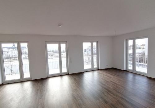 Wohnzimmer mit viel Licht