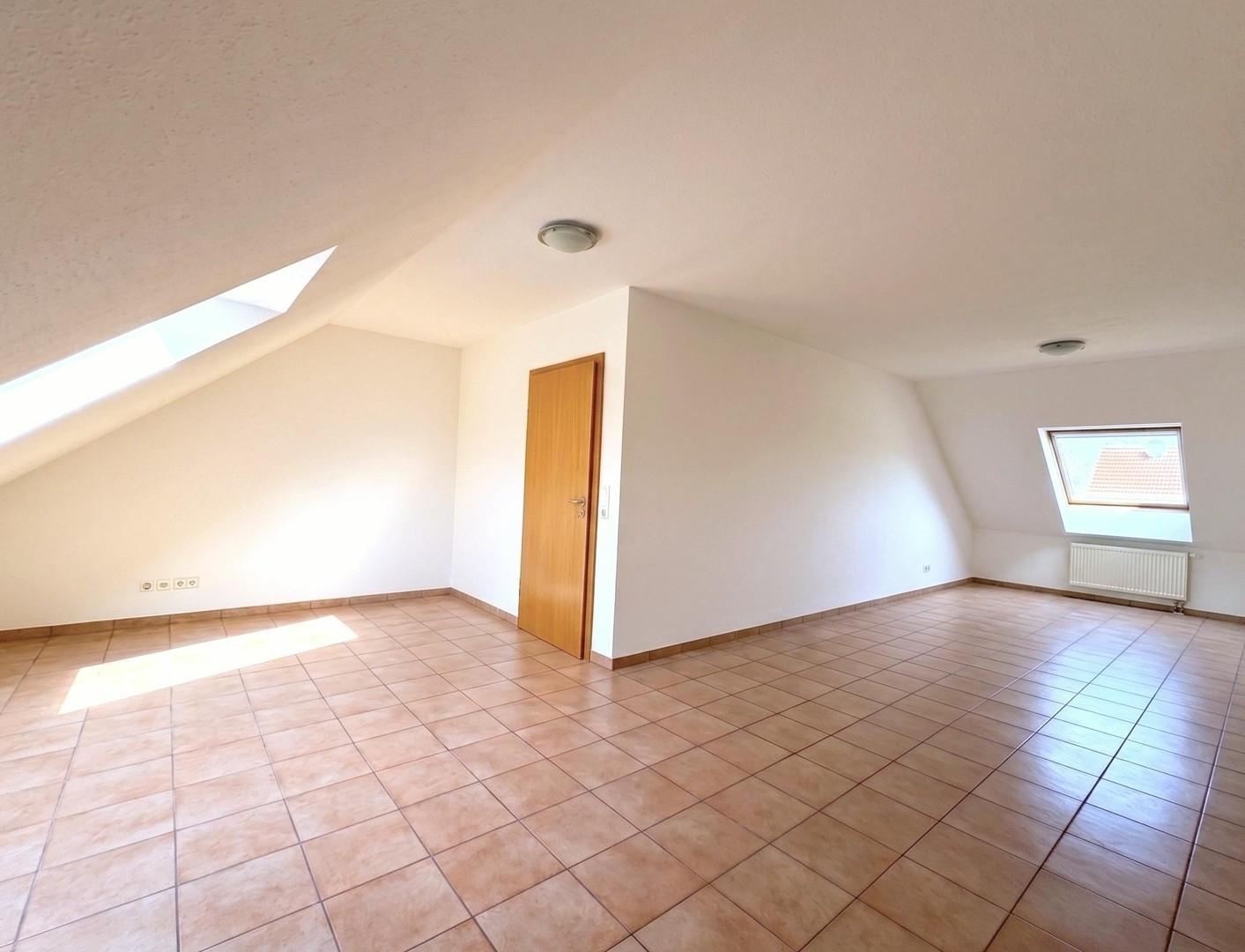 Helles Dachgeschoss-Zimmer