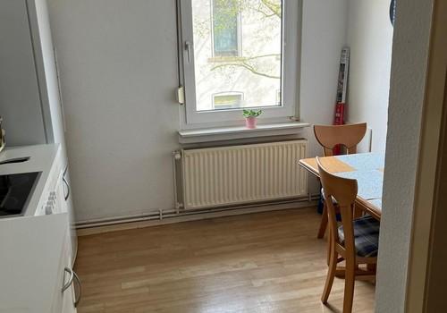 Küche mit Einbauküche