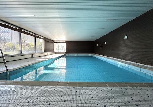 Schwimmhalle