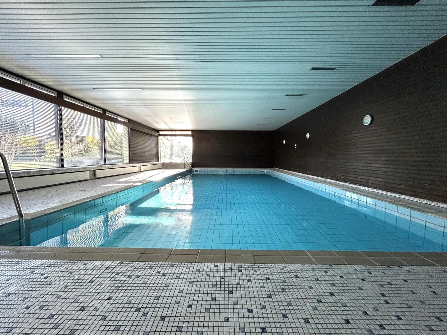 Schwimmhalle