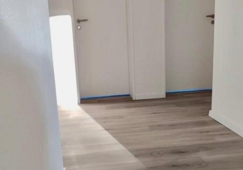 vom Wonzimmer zu den Schlafz.
