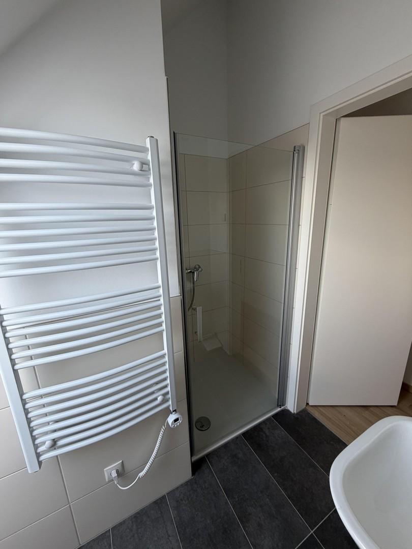 Dusche DG -Bad