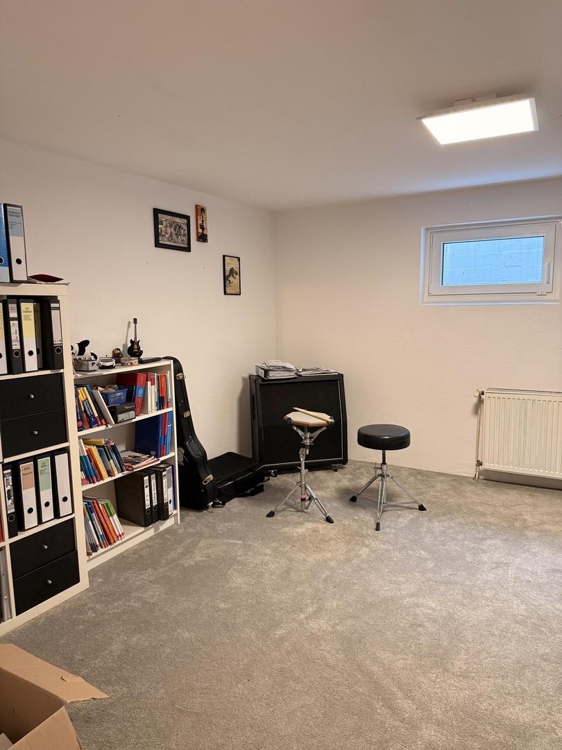großes Arbeitszimmer