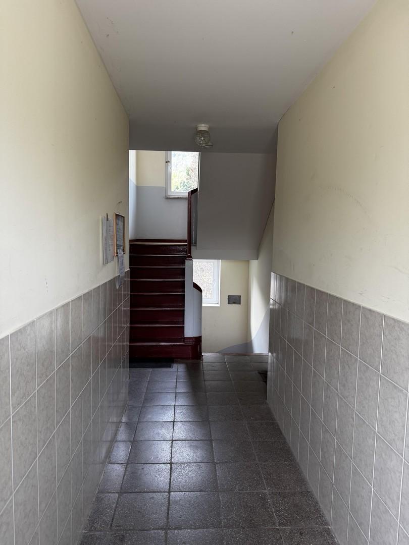 Flur mit Wohnung rechts