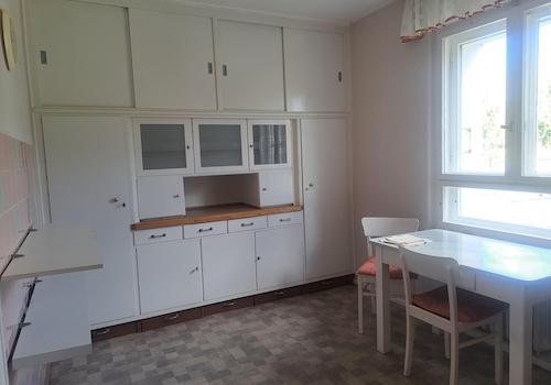 Küche mit Einbauschrank