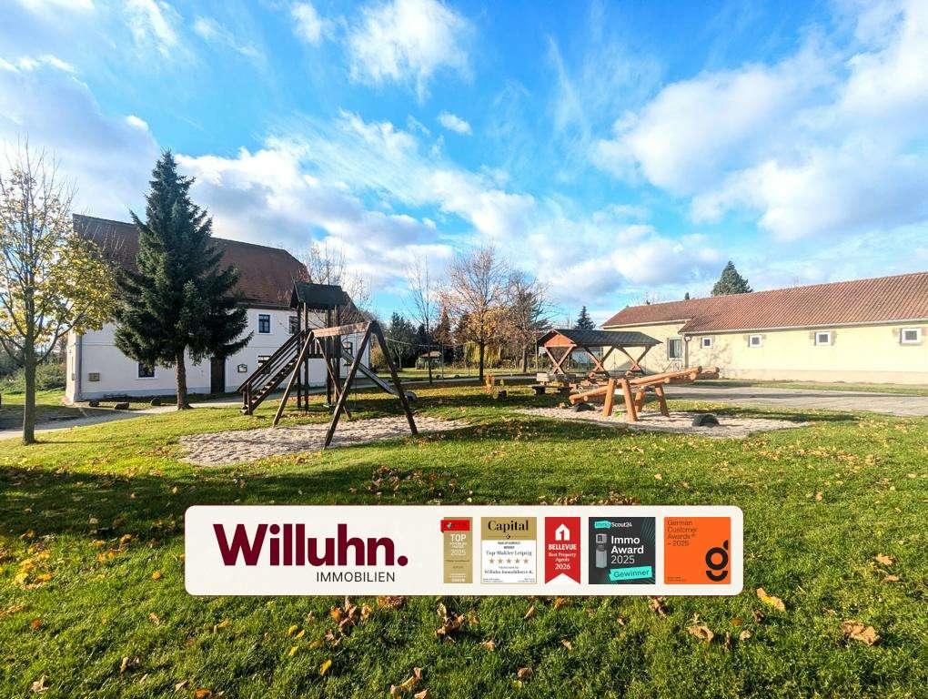 Hausansicht vom Spielplatz aus
