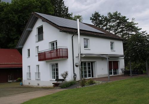 Wohnhaus mit Terrasse 