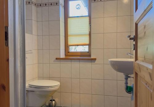 Gästebad mit Dusche