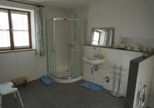 Bad 1. OG (Wohnung 2)