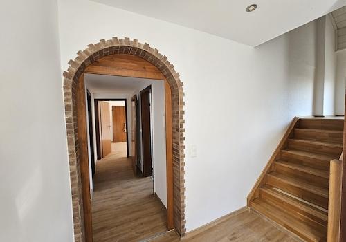 Wohnungseingang & Treppen