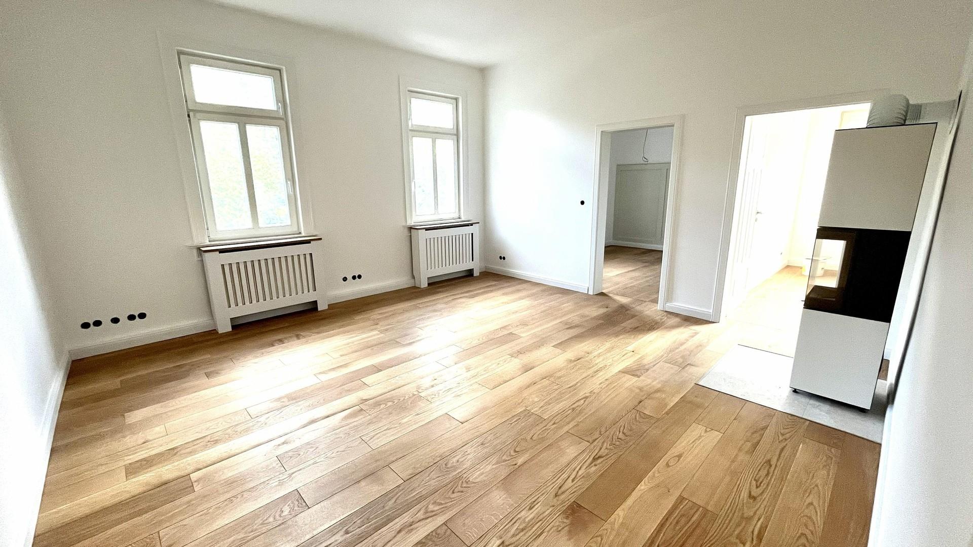 Wohnzimmer mit Kamin