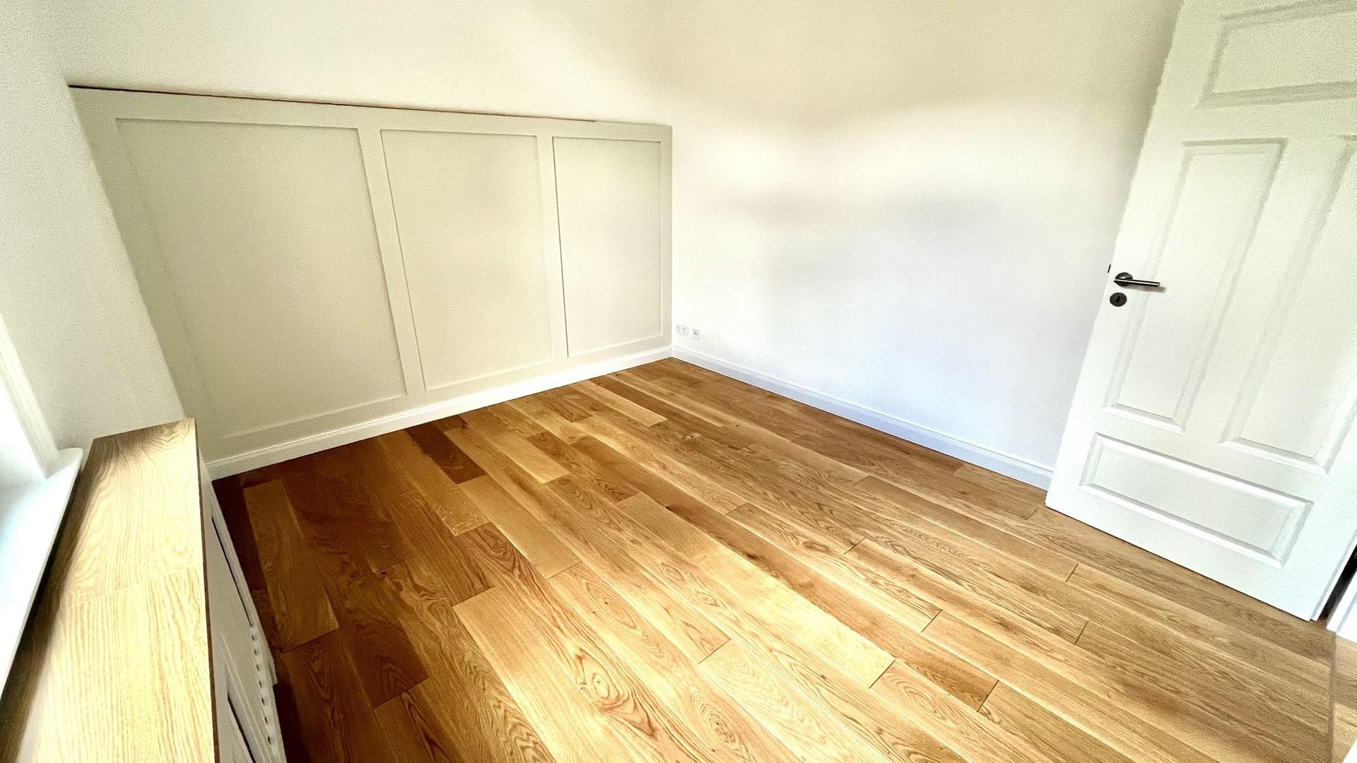 Schlafzimmer mit Eichenparkett