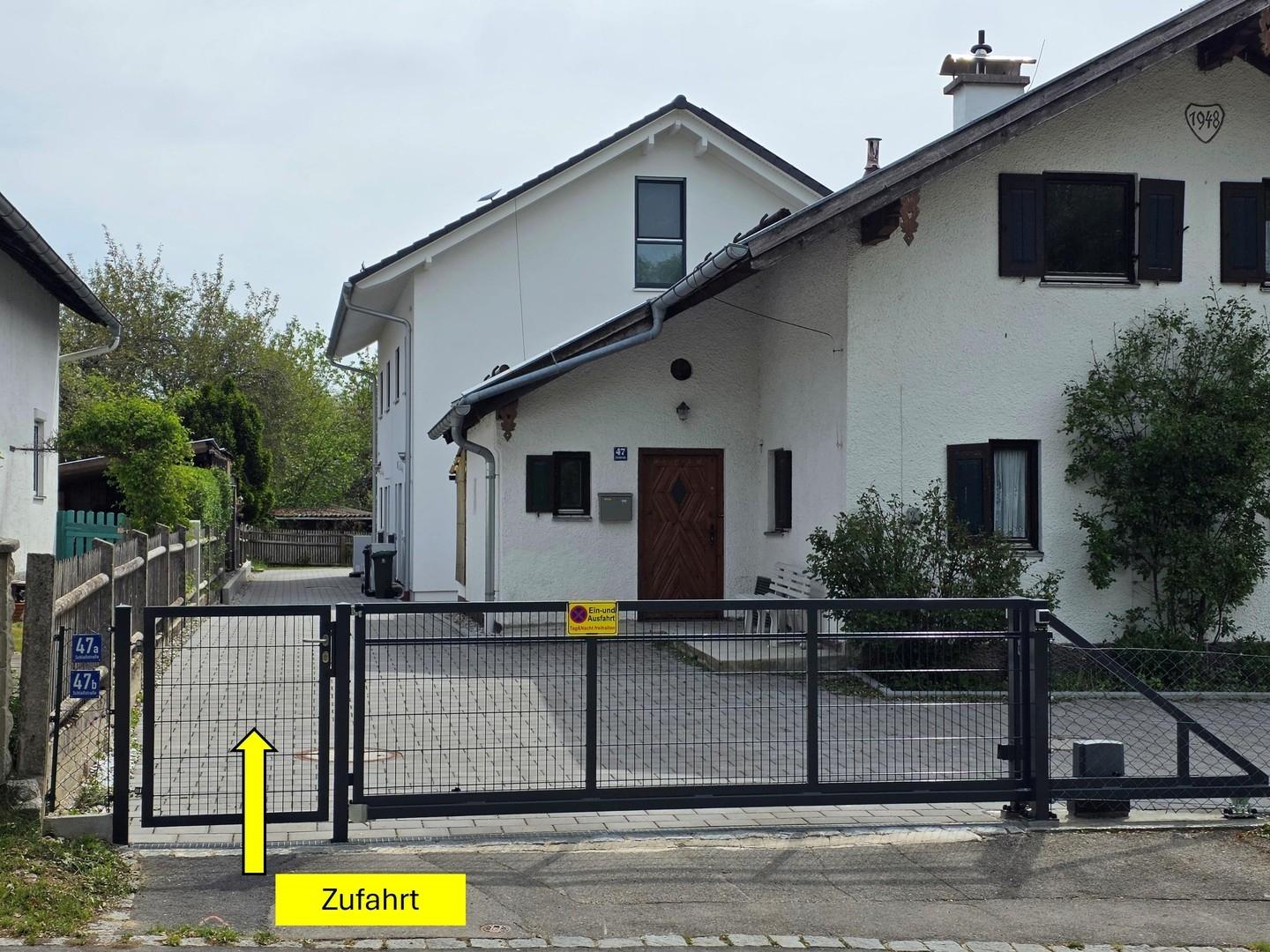 Zufahrt 1