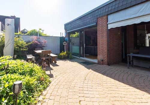 Terrasse vor Wohnzimmer 1