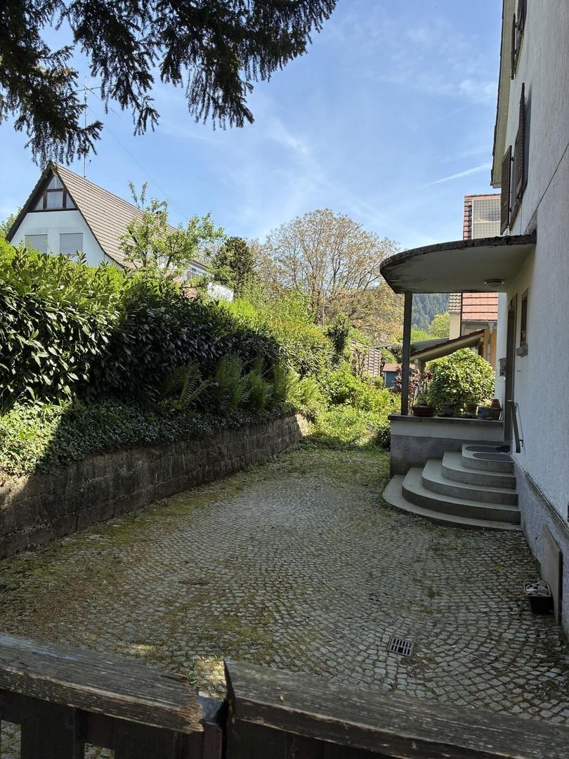 Vorplatz Ansicht 2
