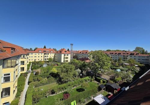 Innenhof mit Kleingärten