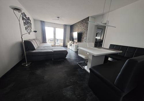 Wohnzimmer mit Essbereich