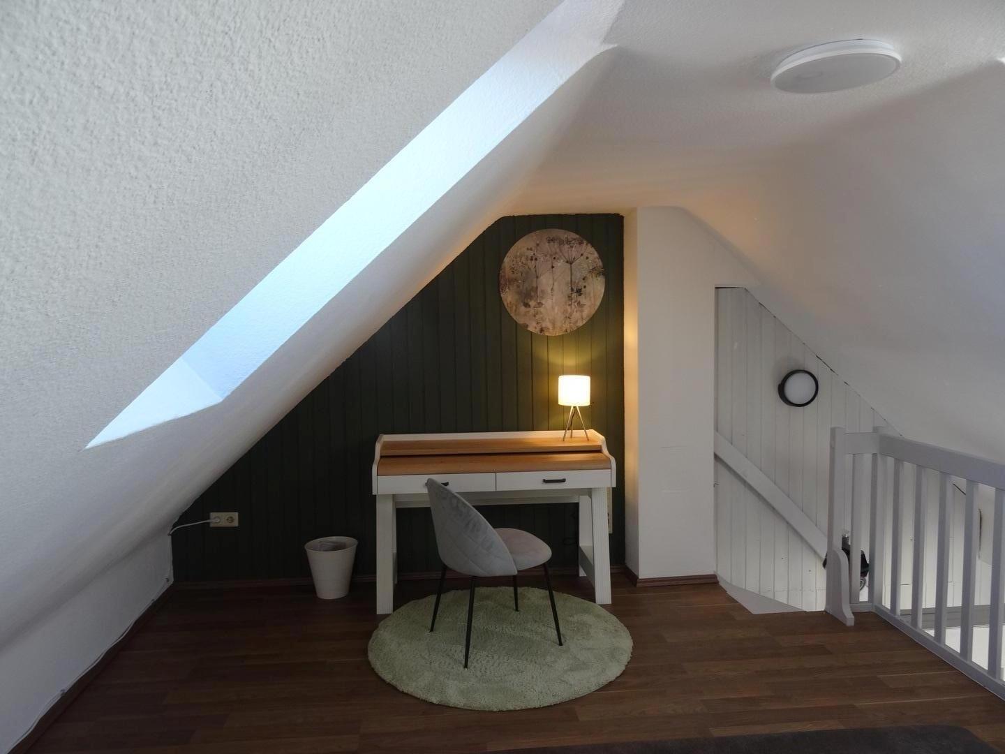 Arbeitsecke mit ausziehbarem S
