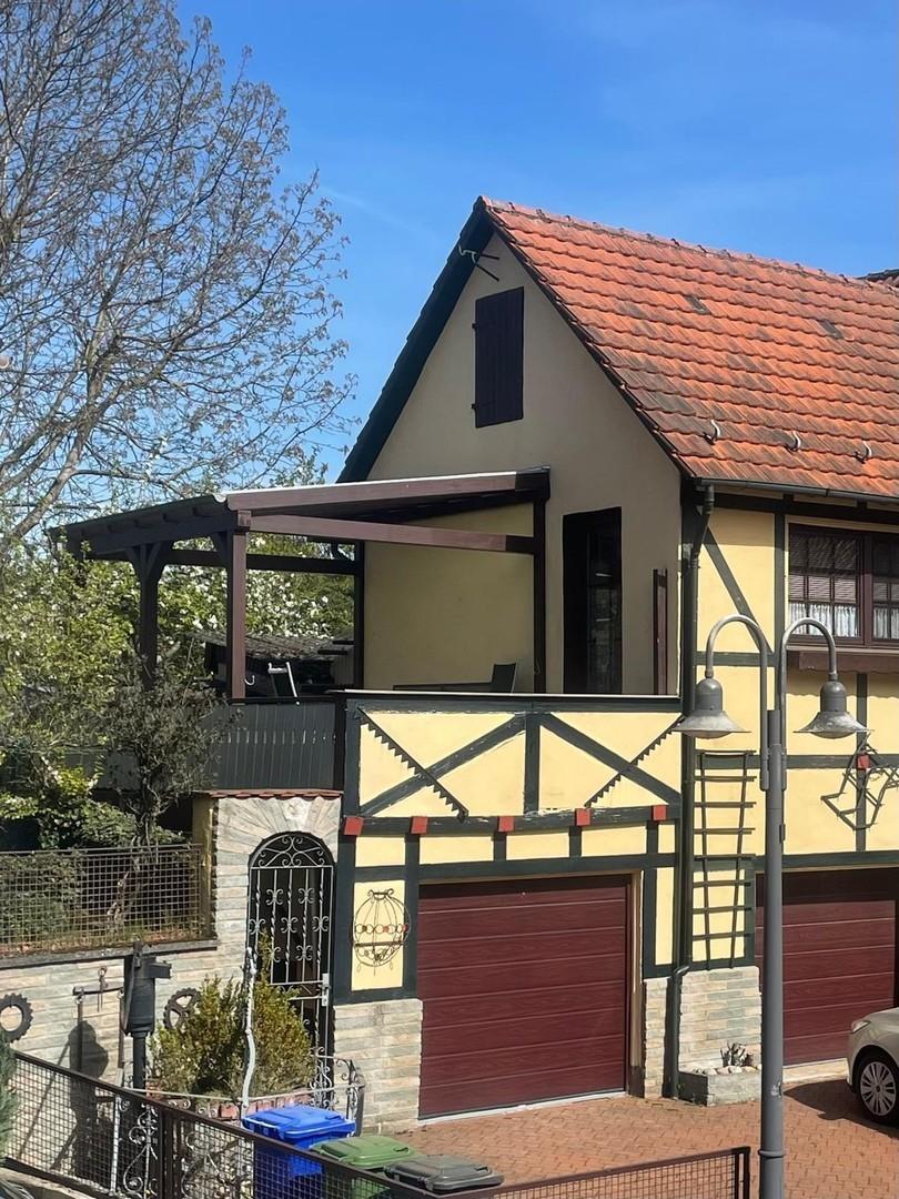 2/3 überdachter Balkon