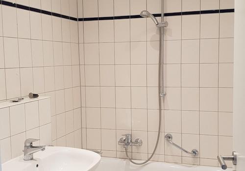 Bad mit Badewanne