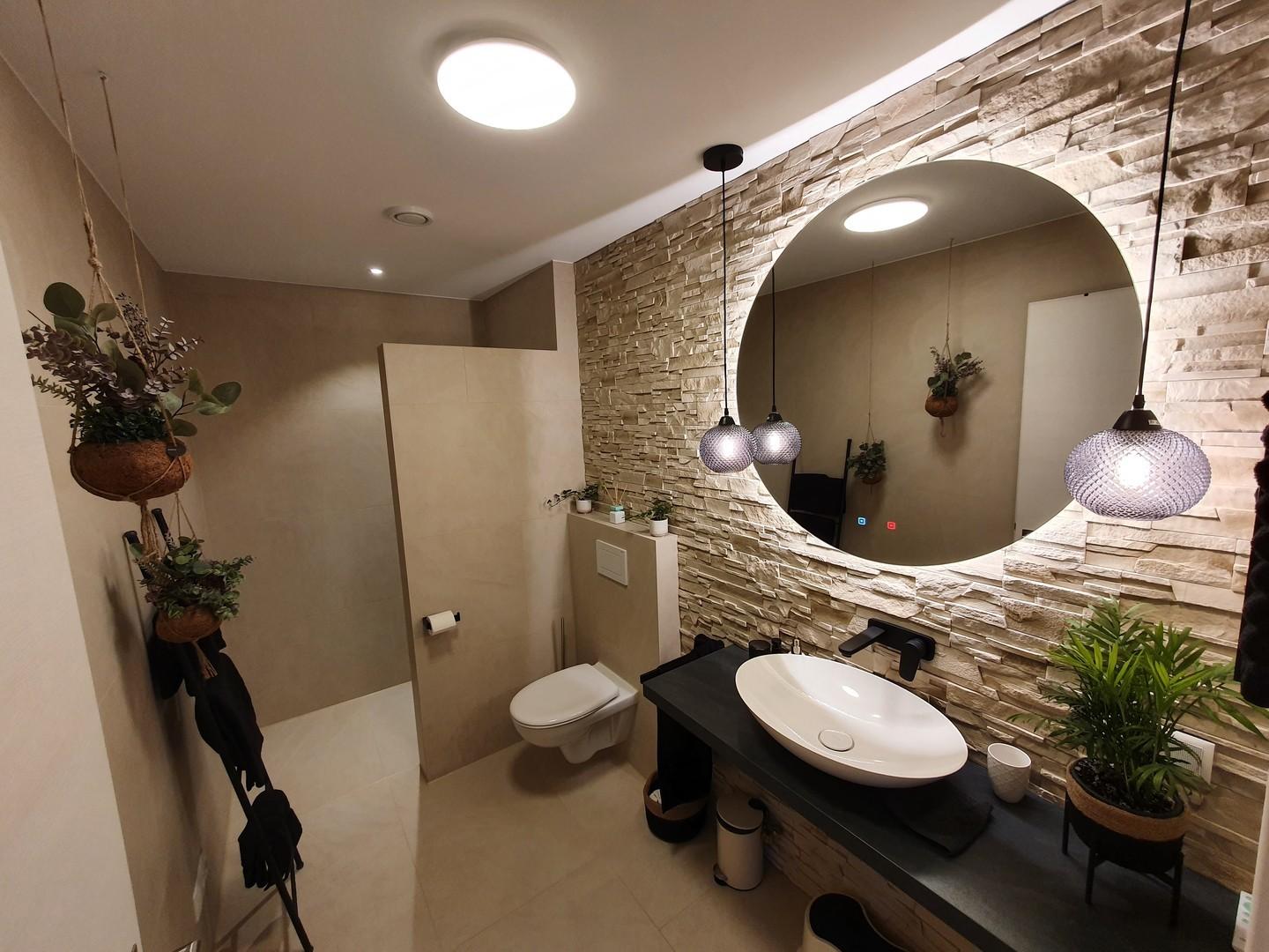 Gäste-Badezimmer EG