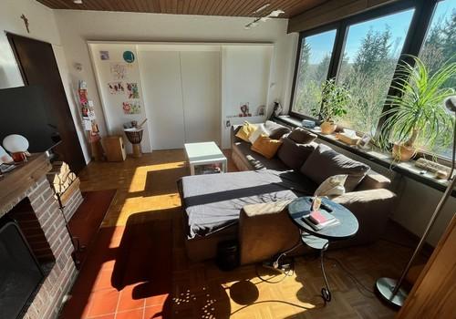 Wohnzimmer mit Kamin