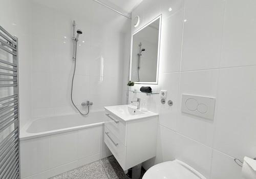 schickes Badezimmer