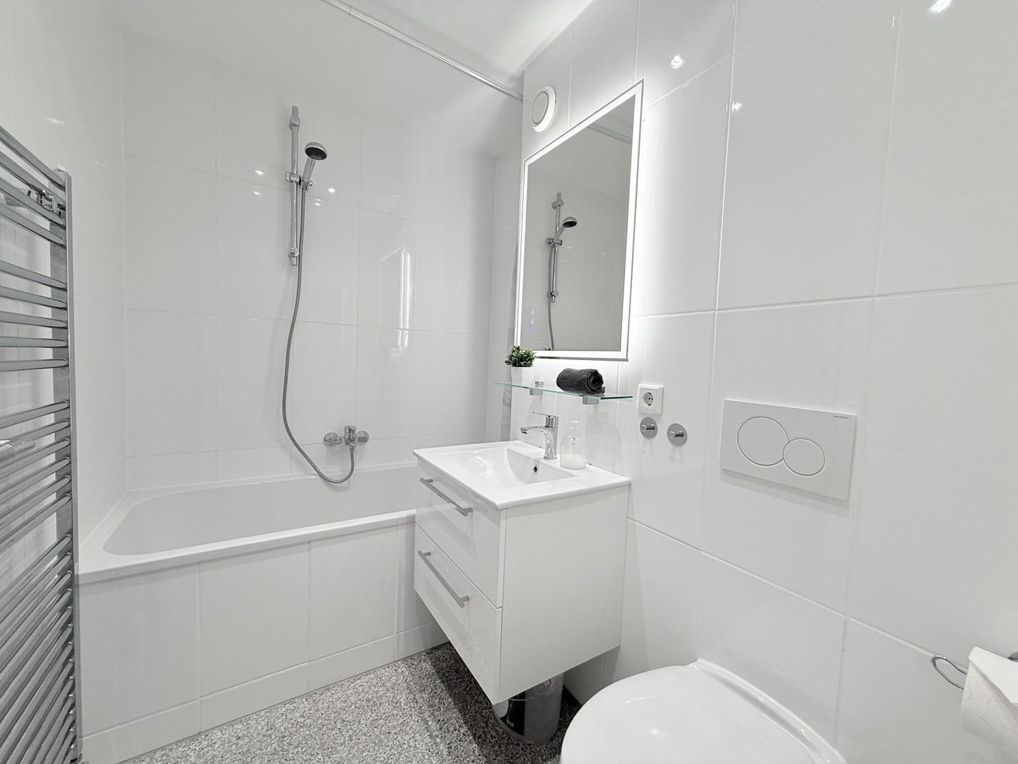 schickes Badezimmer