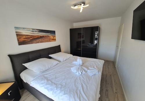 Schlafzimmer 1