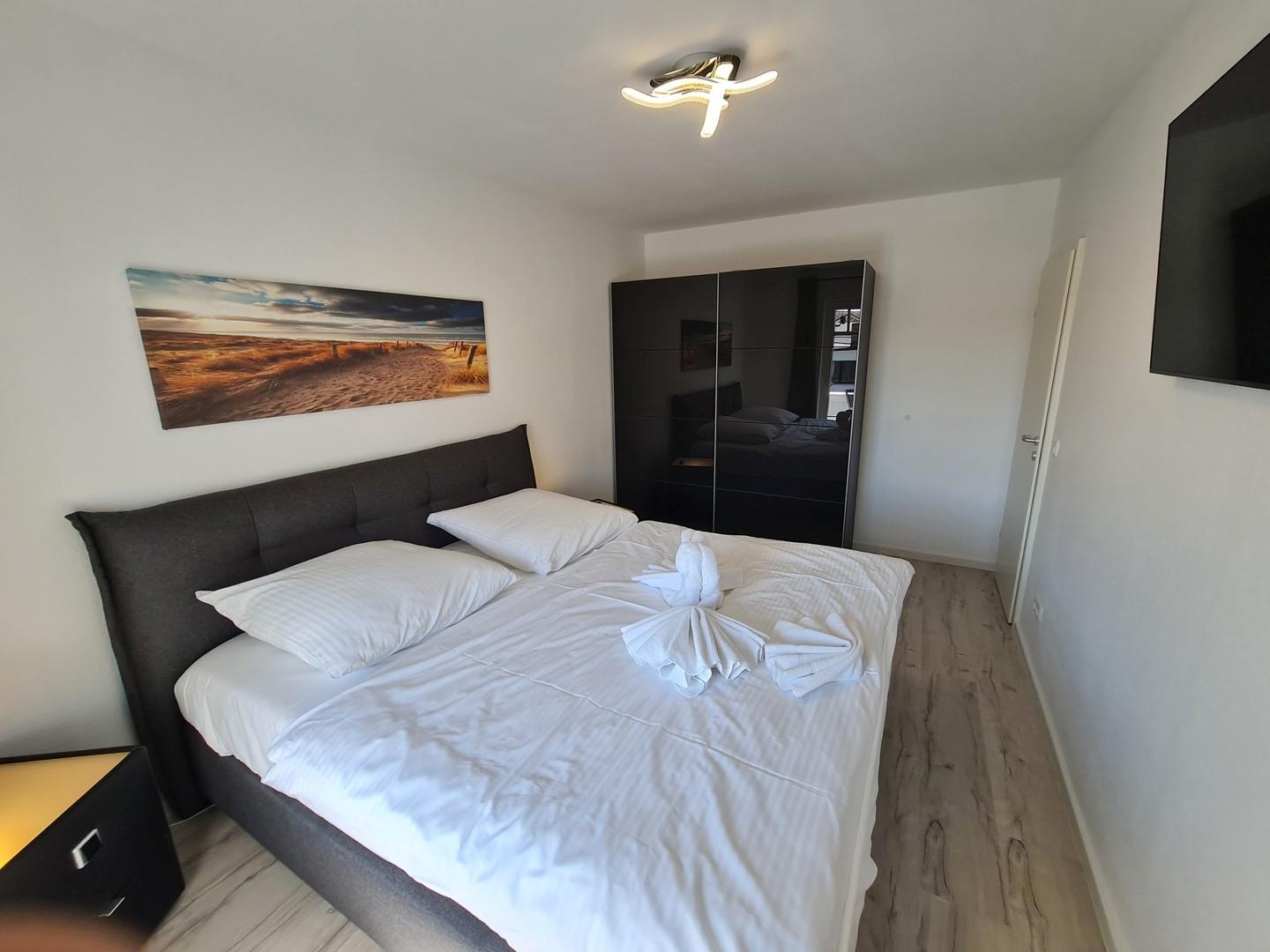 Schlafzimmer 1