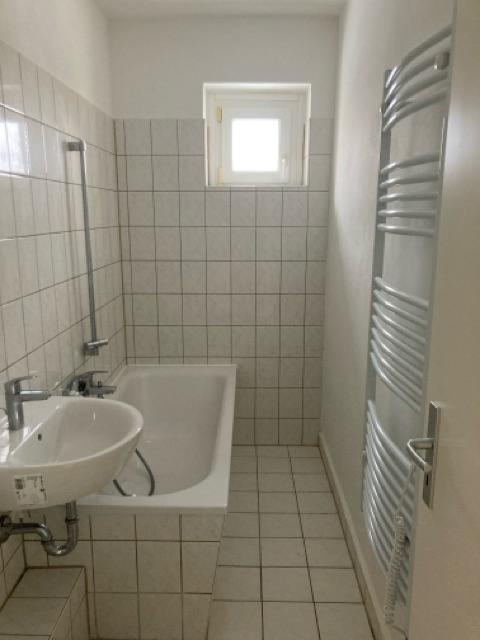 Tageslichtbad mit Badewanne