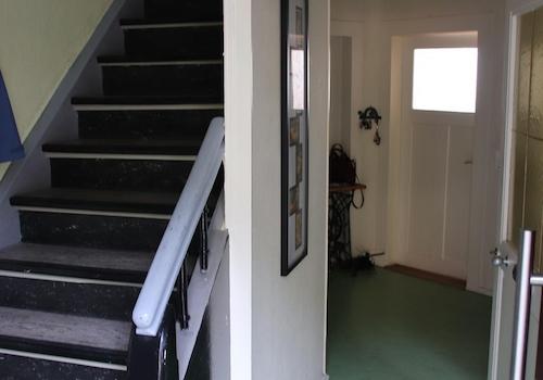 Flur und Treppe