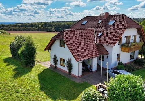 tolle Lage, direkt am Feldrand