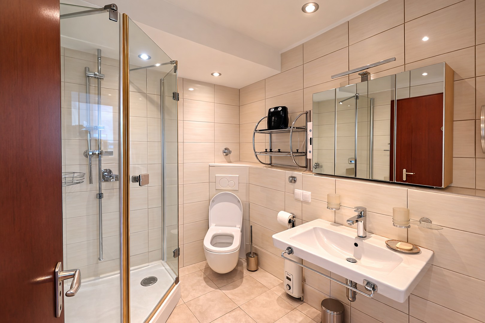 Badezimmer mit Dusche