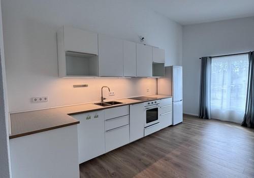 Moderne EBK mit viel Stauraum