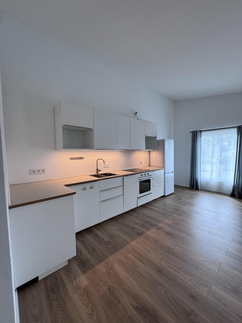 Moderne EBK mit viel Stauraum