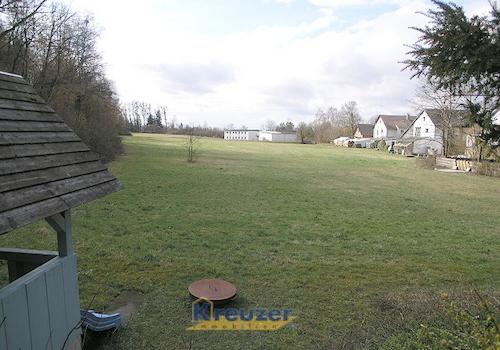 Spielwiese vor dem Garten
