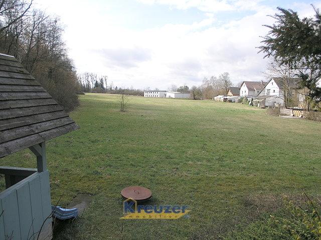 Spielwiese vor dem Garten
