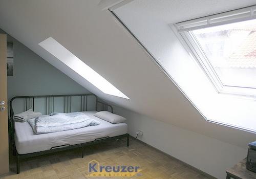 Gästebett im Bürozimmer