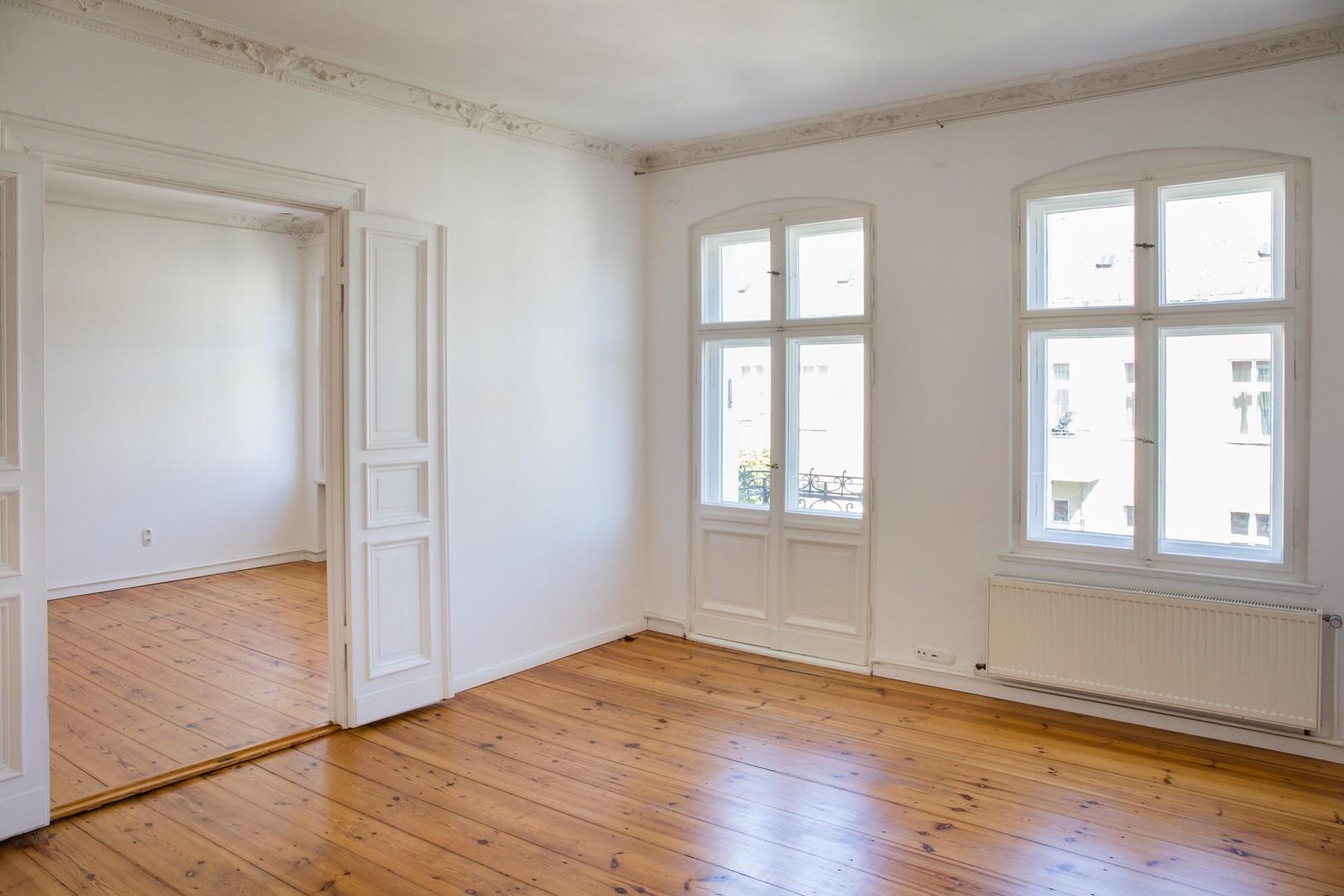 Zimmer 1 mit Blick in Zimmer 2