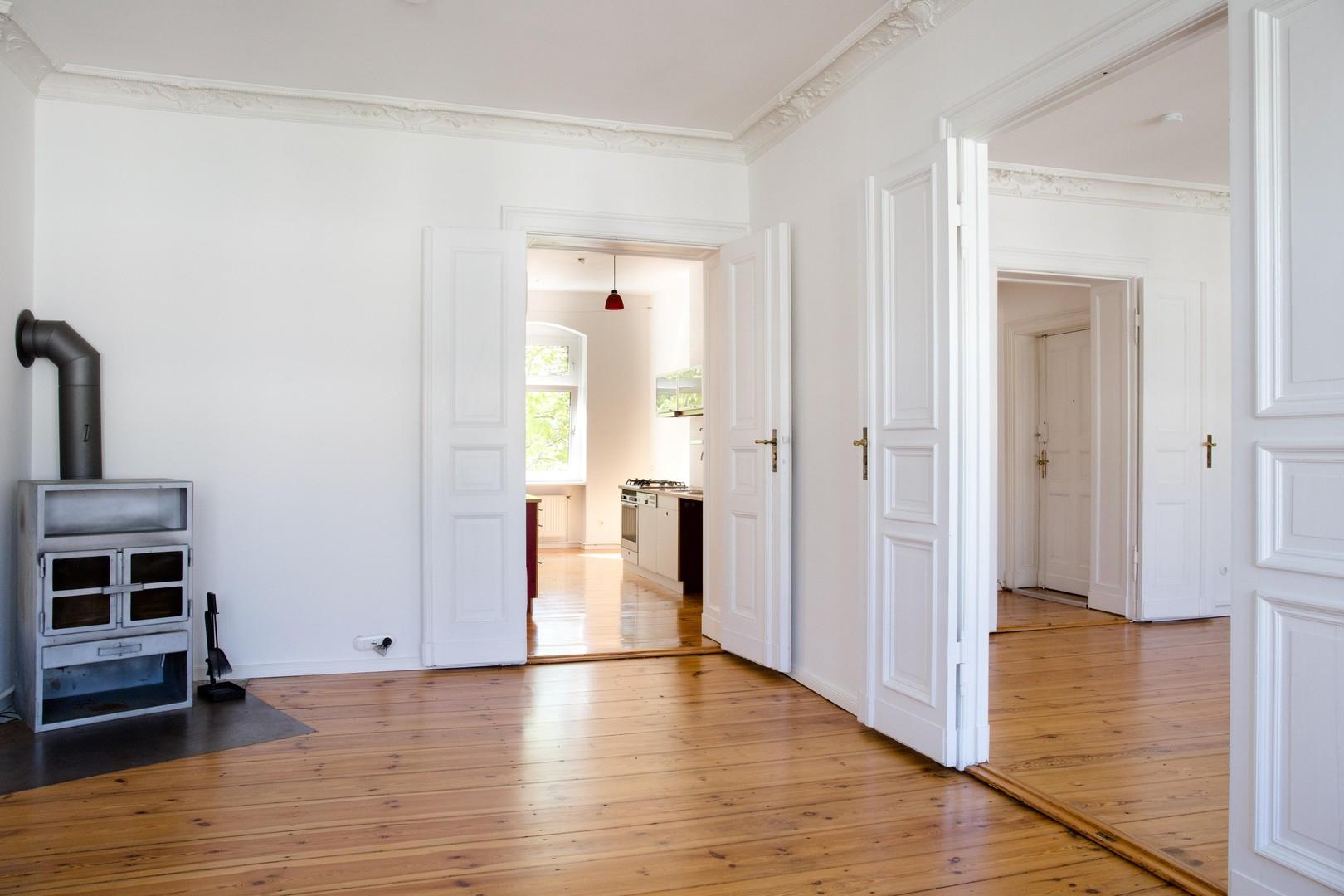 Zimmer 1 mit Blick in Zimmer 2